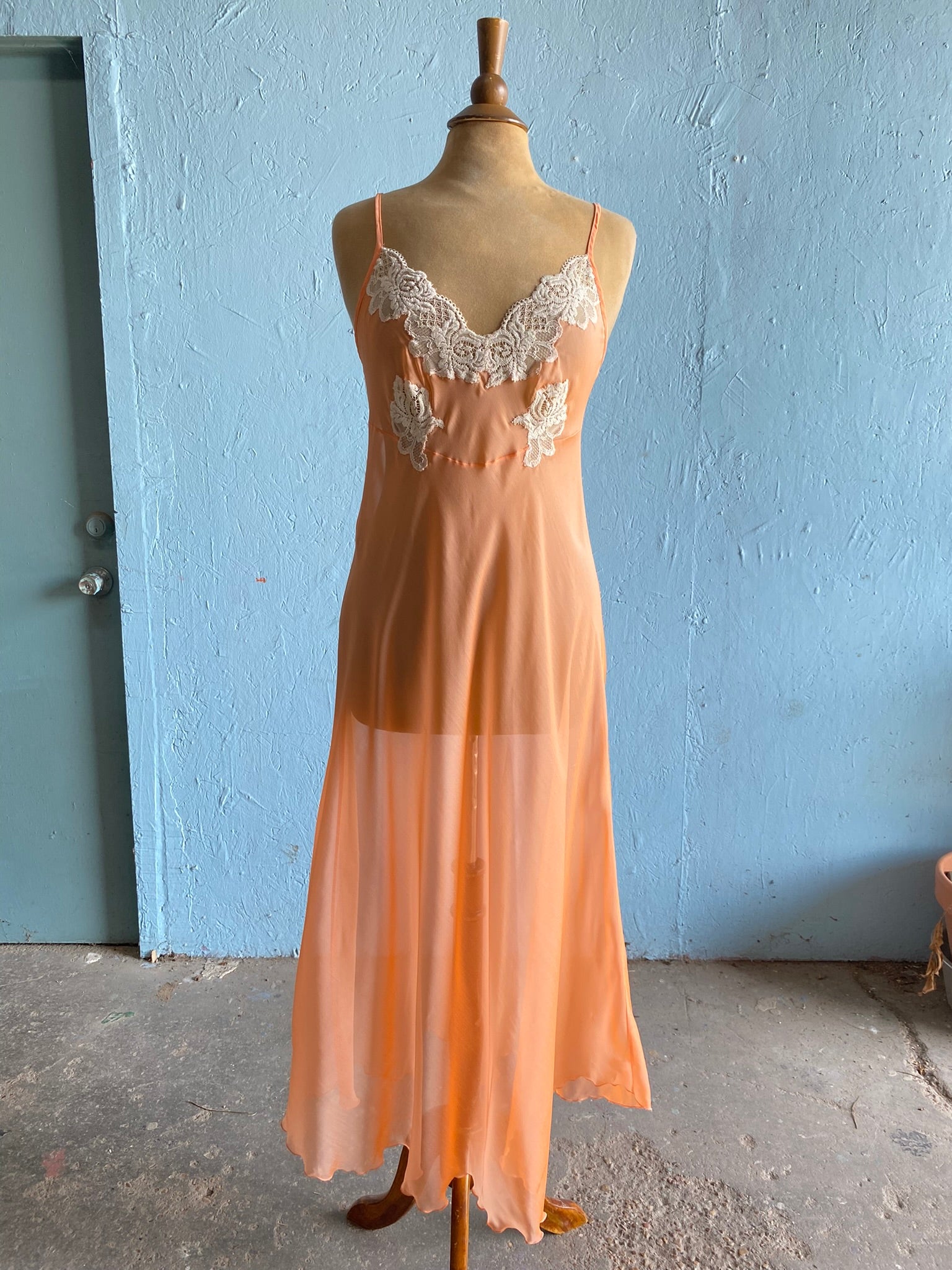 70-80's Peach sheer maxi slip dress – Vida Antigua Collective