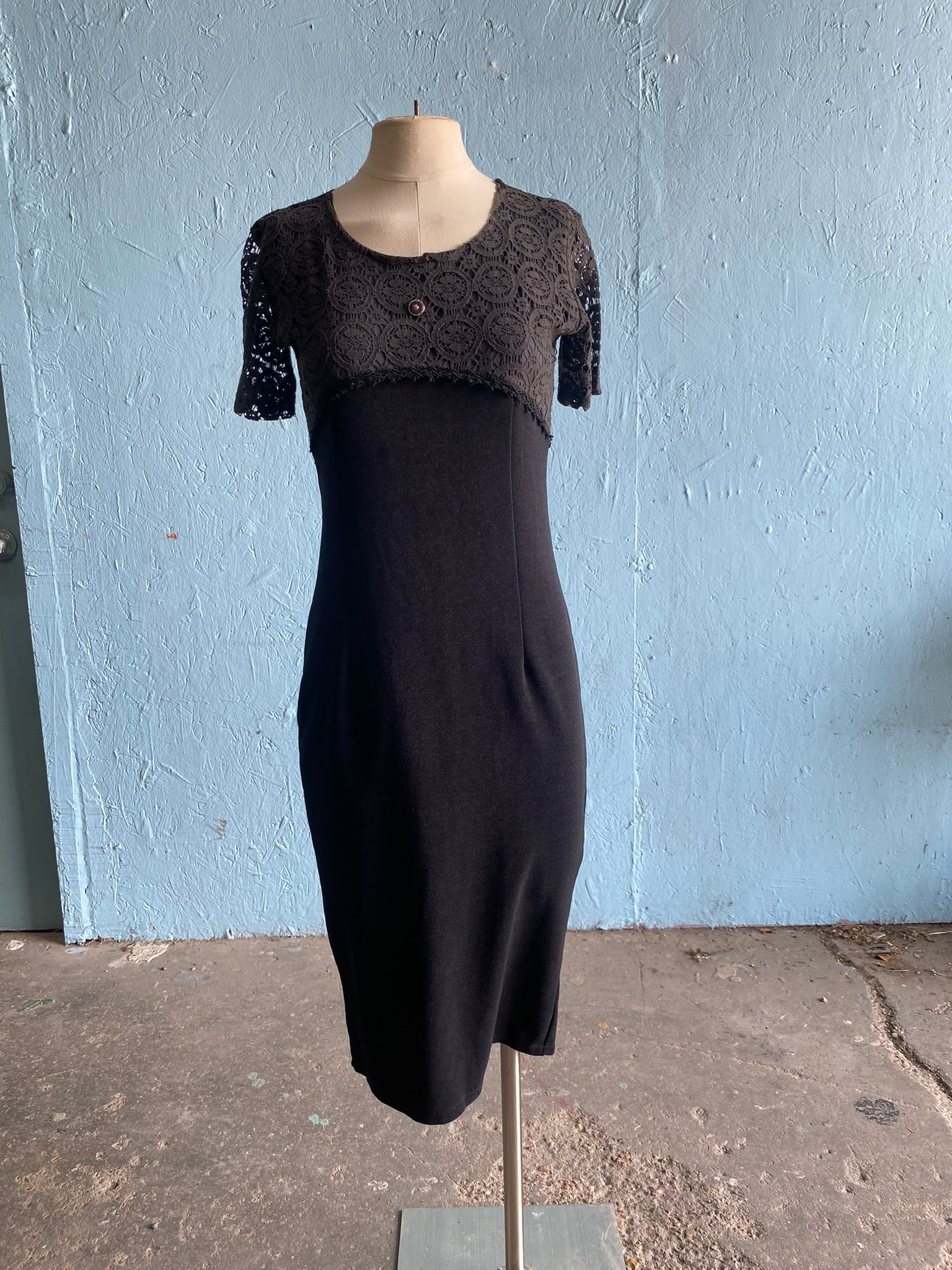 90's Black body con midi dress Vida Antigua Collective 90's Black body con midi dress Vida Antigua Collective