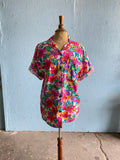 80-90's White button down short sleeve shirt in a all over tropical floral print