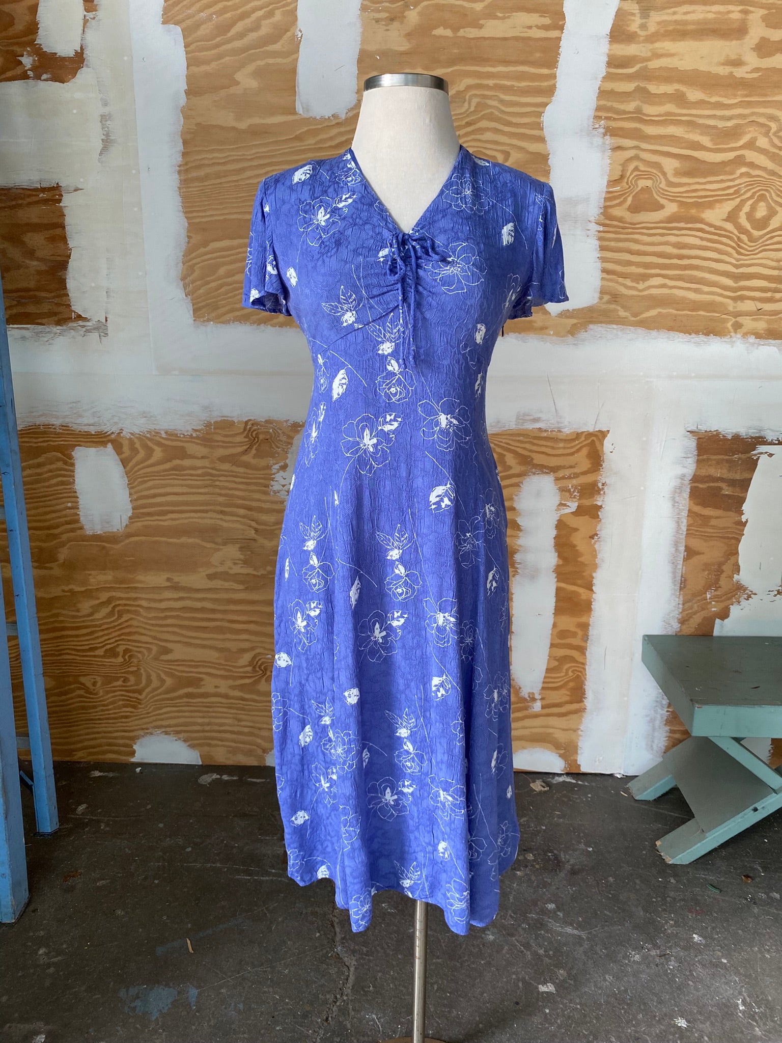 90's-Y2K Blue Violet floral plus size dress Vida Antigua Collective 90's-Y2K Blue Violet floral plus size dress Vida Antigua Collective
