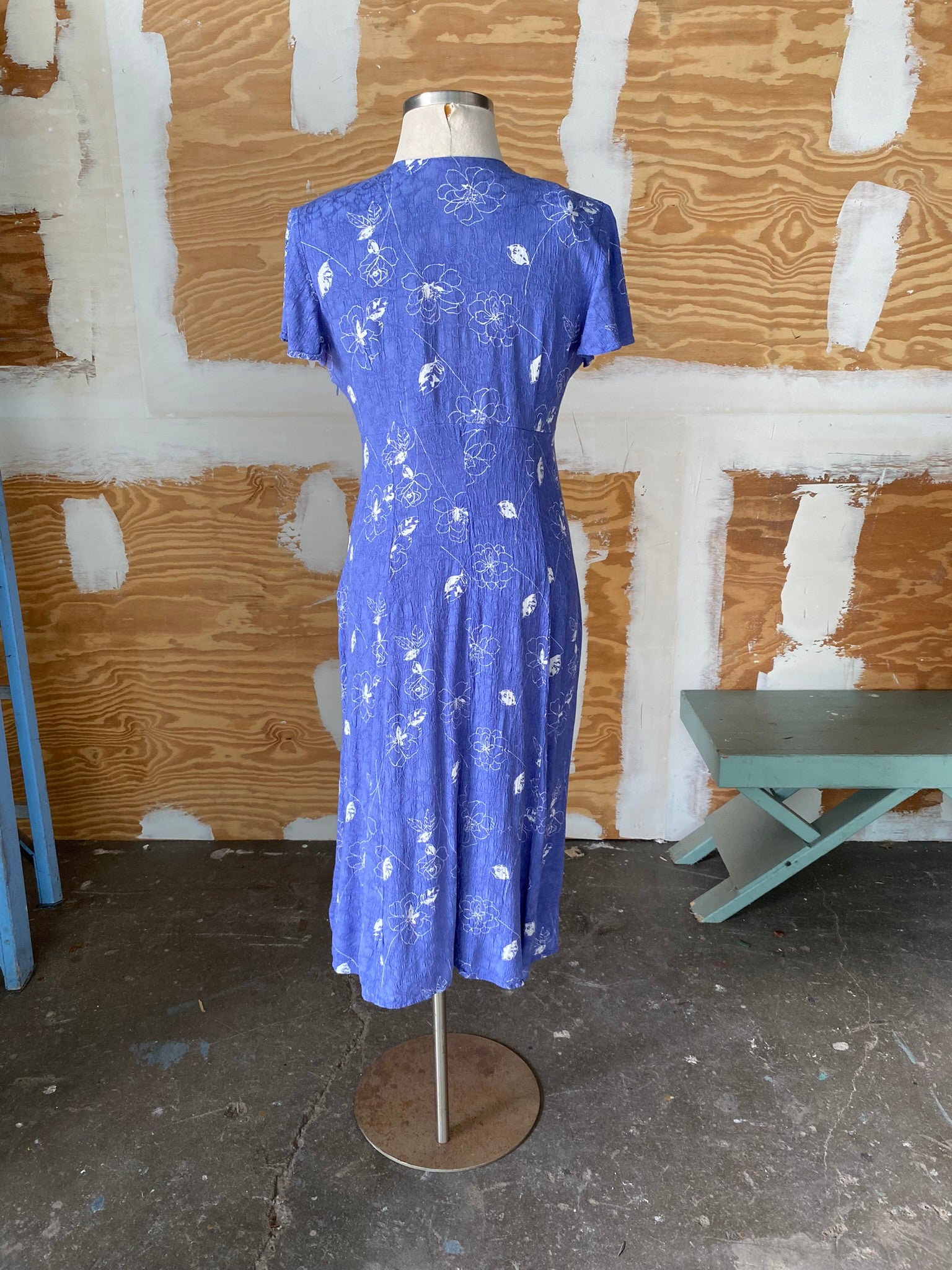 90's-Y2K Blue Violet floral plus size dress Vida Antigua Collective 90's-Y2K Blue Violet floral plus size dress Vida Antigua Collective