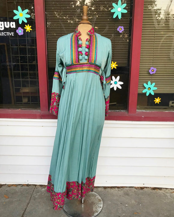 Teal Green bohemian maxi dress w/trim details double side ties.䁣