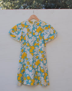 1970's Turquoise, Yellow & White psychedelic floral with layered ruffled sleeves