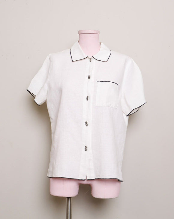 1990's White linen button down top with black outline & silver rectangle buttons