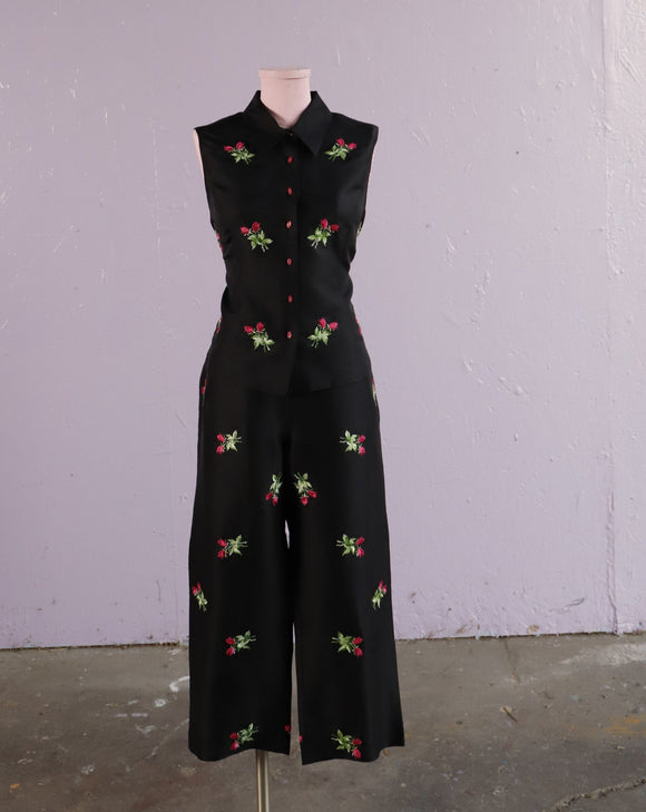 Y2K Black silk 2 pc set with embroidered pink rose bud flowers