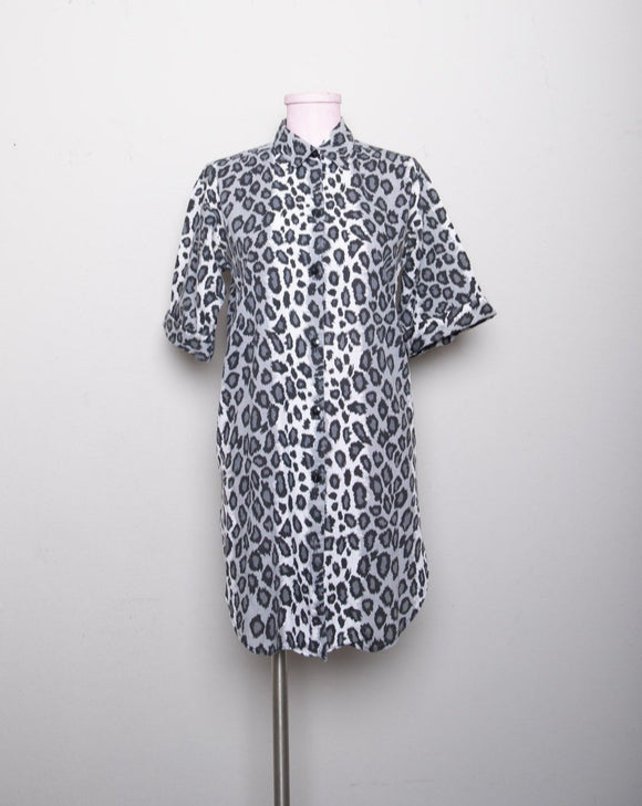 1980-90's Grey, Black & White short sleeve leopard printed button down shirt/tunic