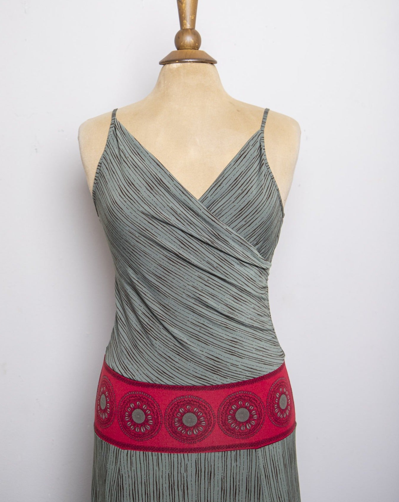 Y2K BCBG Sage green and brown spaghetti strap drop waist dress – Vida  Antigua Collective
