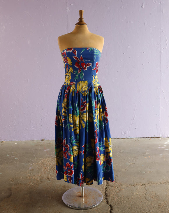 1980's Blue tropical floral strapless tea length dress with scalloped – Vida Antigua Collective 1980's Blue tropical floral strapless tea length dress with scalloped – Vida Antigua Collective